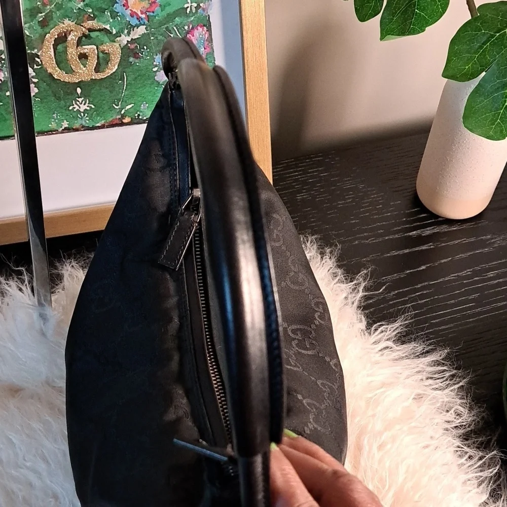 Gucci GG Canvas Shoulder Bag with COA EUC - Picture 7 of 17